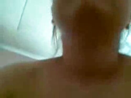 Ragazza leggermente  ...